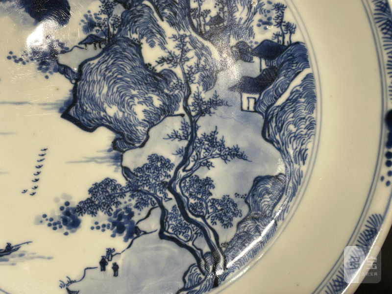 清康熙 早期青花披麻皴山水人物纹盘 - 图5